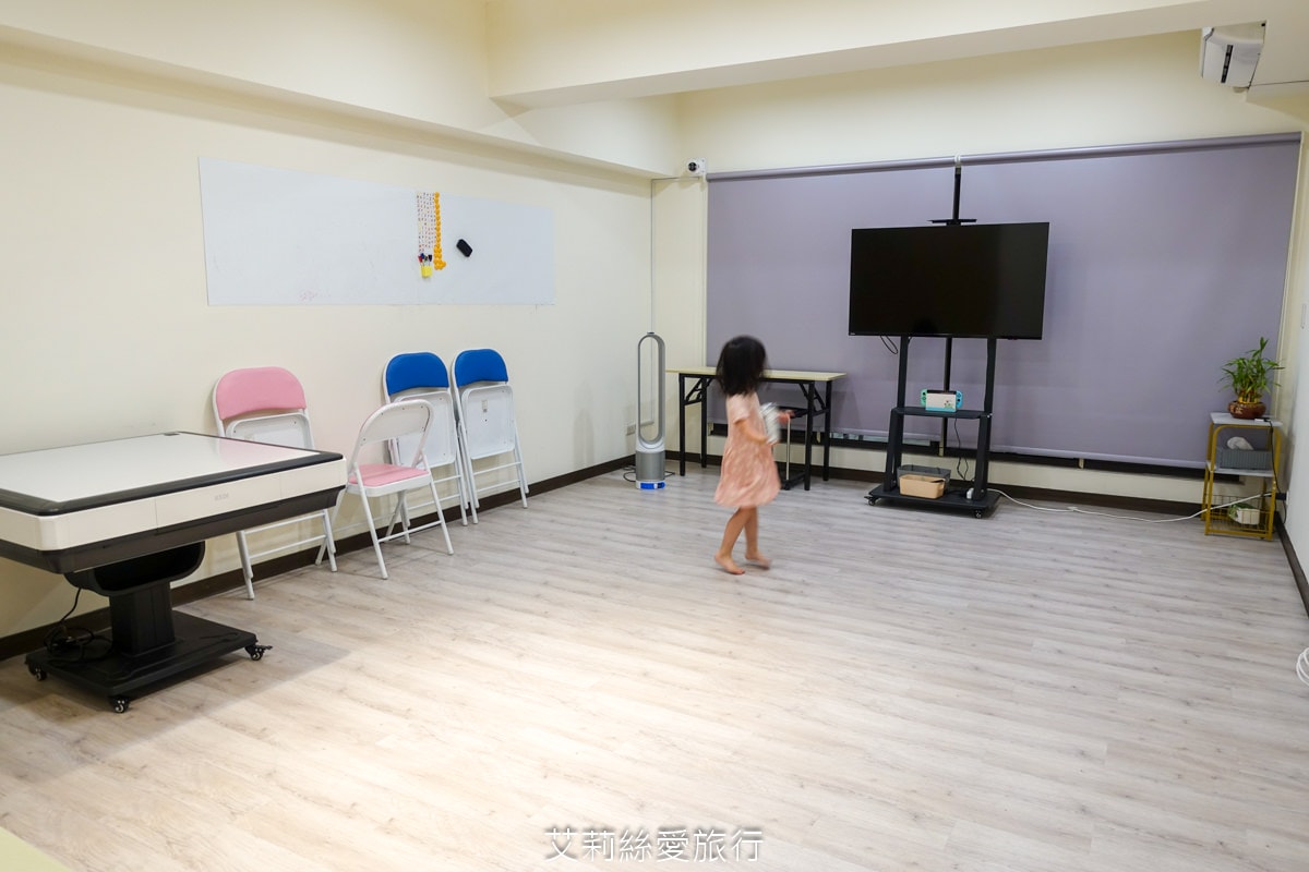 中和景點 Exhibit.生活館 中和空間租借 獨立的隱私空間可唱歌玩switch遊戲機 慶生場地 練舞教室 商務會議場地 雨天備案