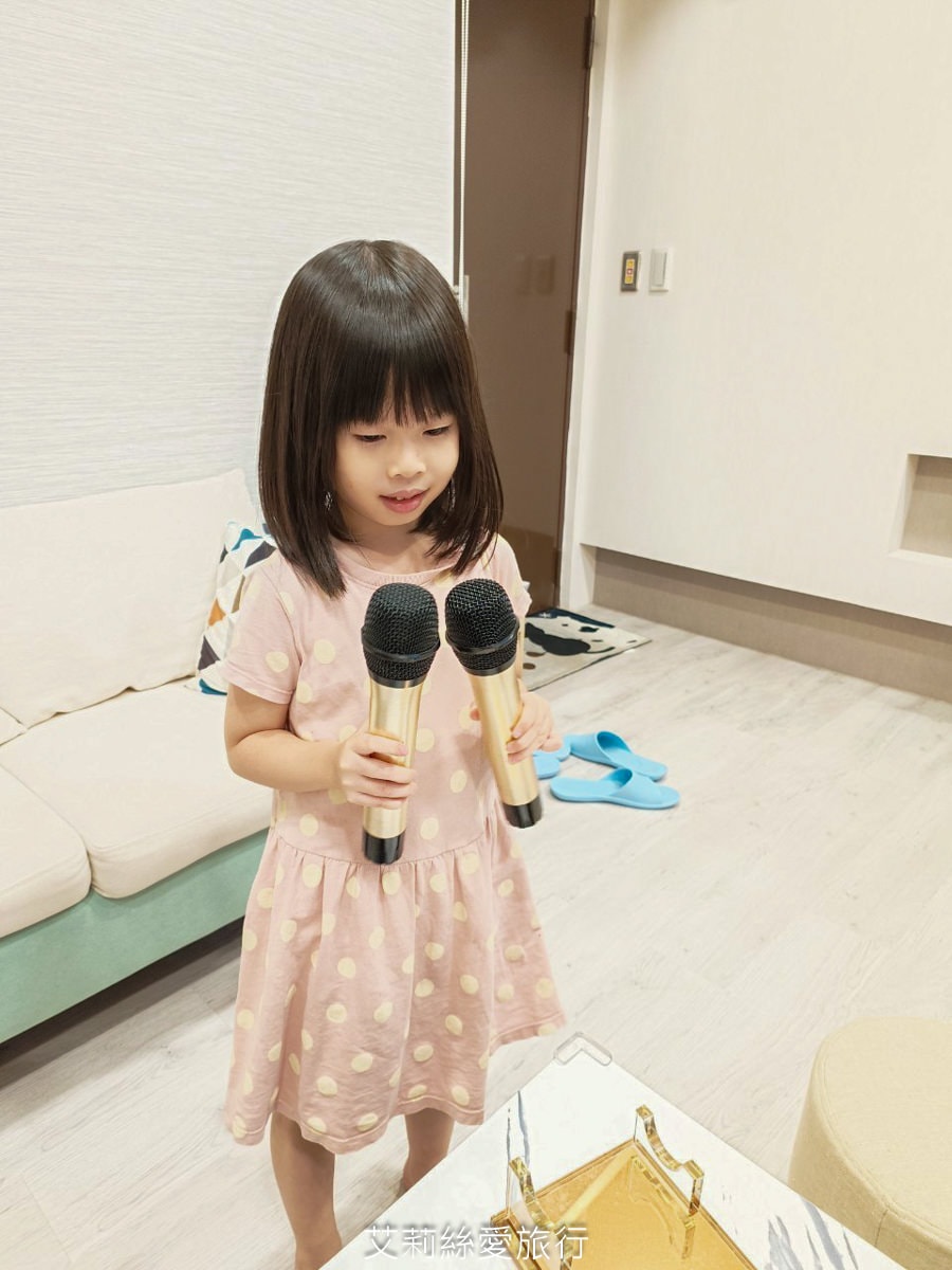 中和景點 Exhibit.生活館 中和空間租借 獨立的隱私空間可唱歌玩switch遊戲機 慶生場地 練舞教室 商務會議場地 雨天備案