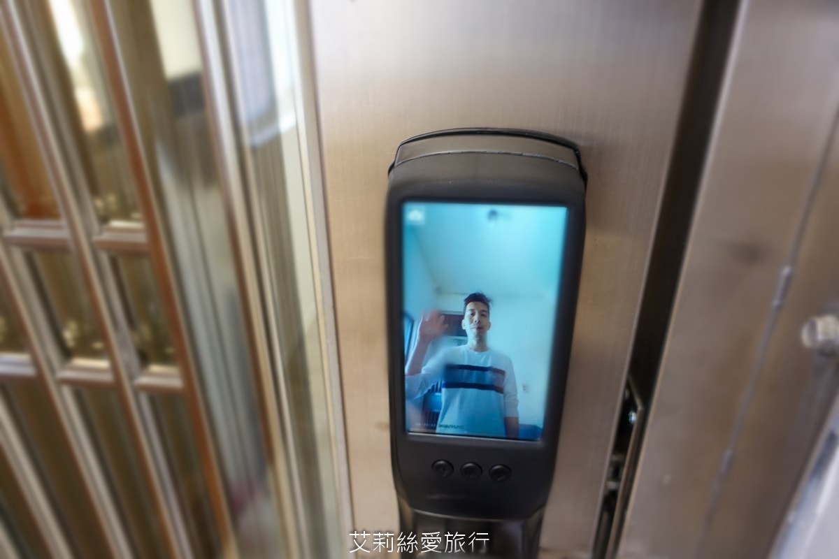 電子鎖推薦!!FAMMIX開箱 出門不必帶鑰匙 大包小包也不怕!刷臉、指紋就能開門!3D人臉辨識 FAMMIX十合一對講監視安全電子鎖 - 第13張圖 電子鎖推薦!!FAMMIX開箱 出門不必帶鑰匙 大包小包也不怕!刷臉、指紋就能開門!3D人臉辨識 FAMMIX十合一對講監視安全電子鎖