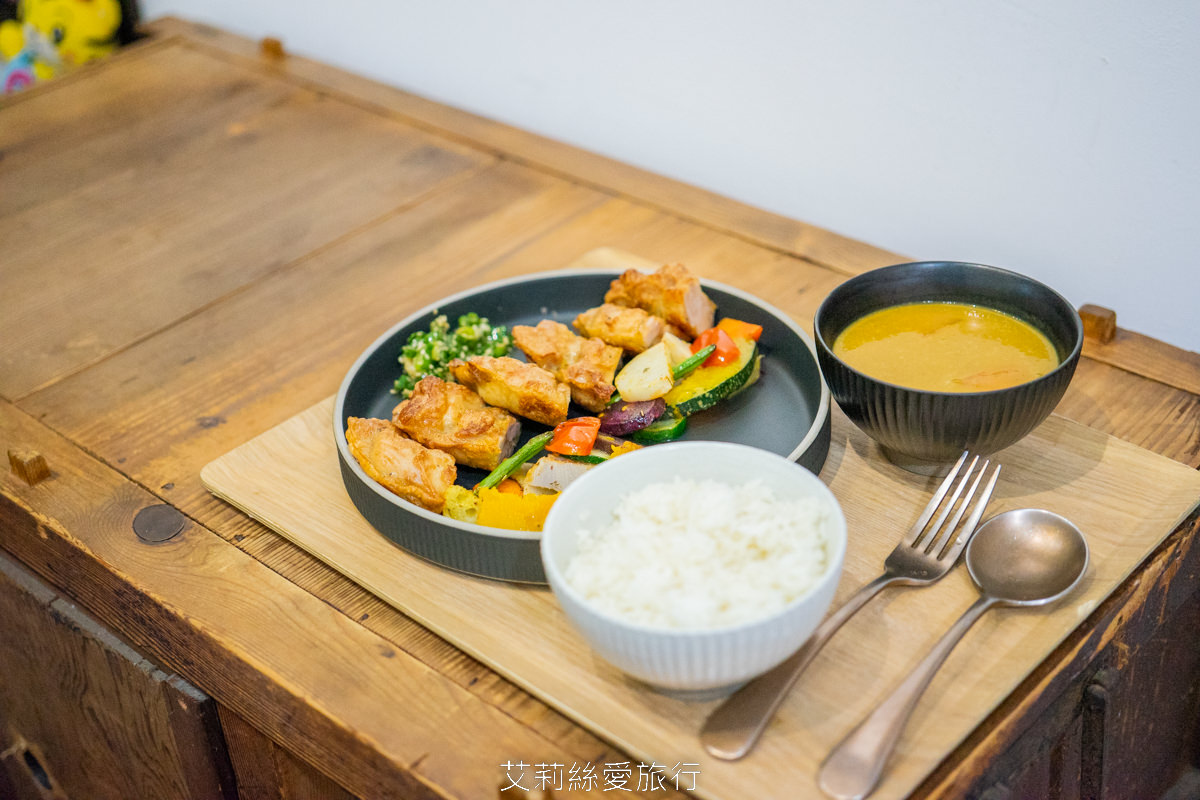 竹北哪裡好玩？竹北一日遊景點推薦！逛老宅拍美照、親手調製獨一無二的專屬香水、欣賞無敵夕陽美景！