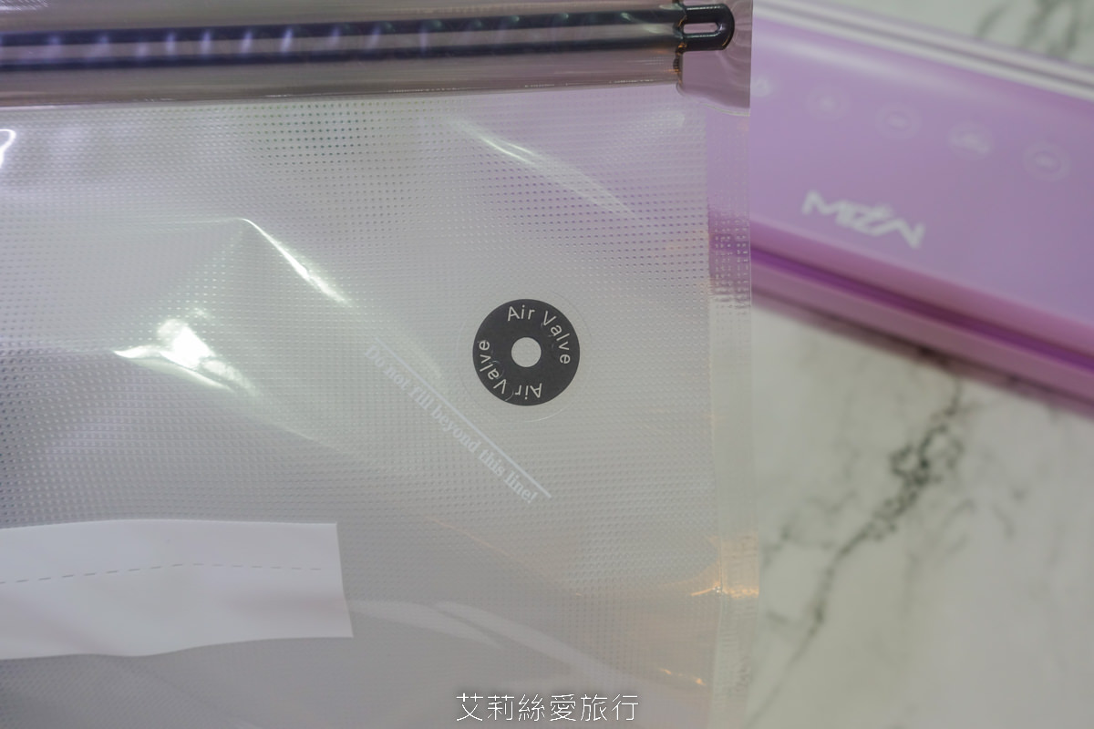 生活必備好幫手!MIZAI真空保鮮機 無線智慧觸控好方便 還有封口機、裁刀功能超實用的廚房家電! - 第25張圖 生活必備好幫手!MIZAI真空保鮮機 無線智慧觸控好方便 還有封口機、裁刀功能超實用的廚房家電!