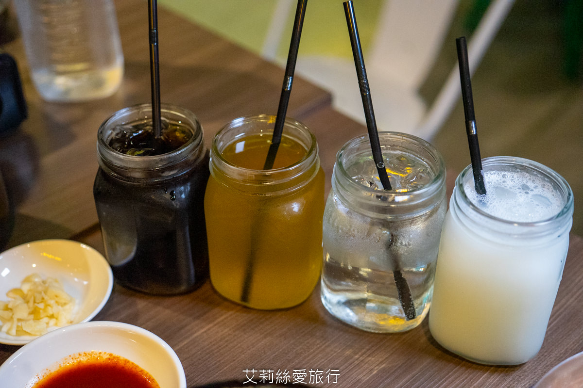 蘆洲韓式美食 That’s ok韓式餐酒館 韓國必吃 韓國一隻雞 蟹膏北海道干貝漢堡好鮮甜~辣味涼拌魷魚、PRIME翼板牛小排、韓國五花肉烤肉…吃飽飽又滿足！