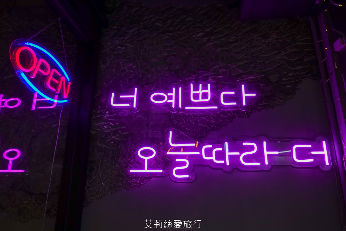 蘆洲韓式美食 That’s ok韓式餐酒館 韓國必吃 韓國一隻雞 蟹膏北海道干貝漢堡好鮮甜~辣味涼拌魷魚、PRIME翼板牛小排、韓國五花肉烤肉…吃飽飽又滿足！