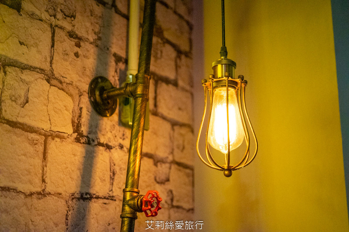 蘆洲韓式美食 That’s ok韓式餐酒館 韓國必吃 韓國一隻雞 蟹膏北海道干貝漢堡好鮮甜~辣味涼拌魷魚、PRIME翼板牛小排、韓國五花肉烤肉…吃飽飽又滿足！