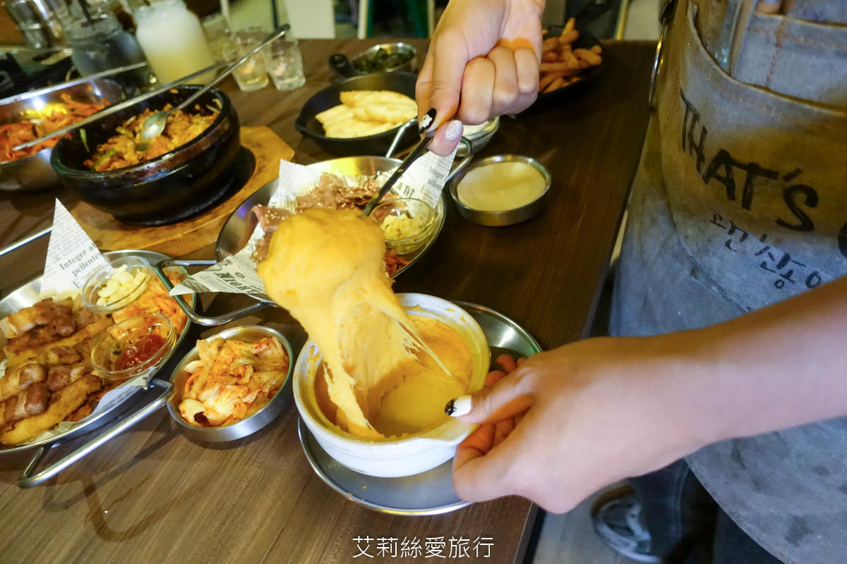 蘆洲韓式美食 That’s ok韓式餐酒館 韓國必吃 韓國一隻雞 蟹膏北海道干貝漢堡好鮮甜~辣味涼拌魷魚、PRIME翼板牛小排、韓國五花肉烤肉…吃飽飽又滿足！