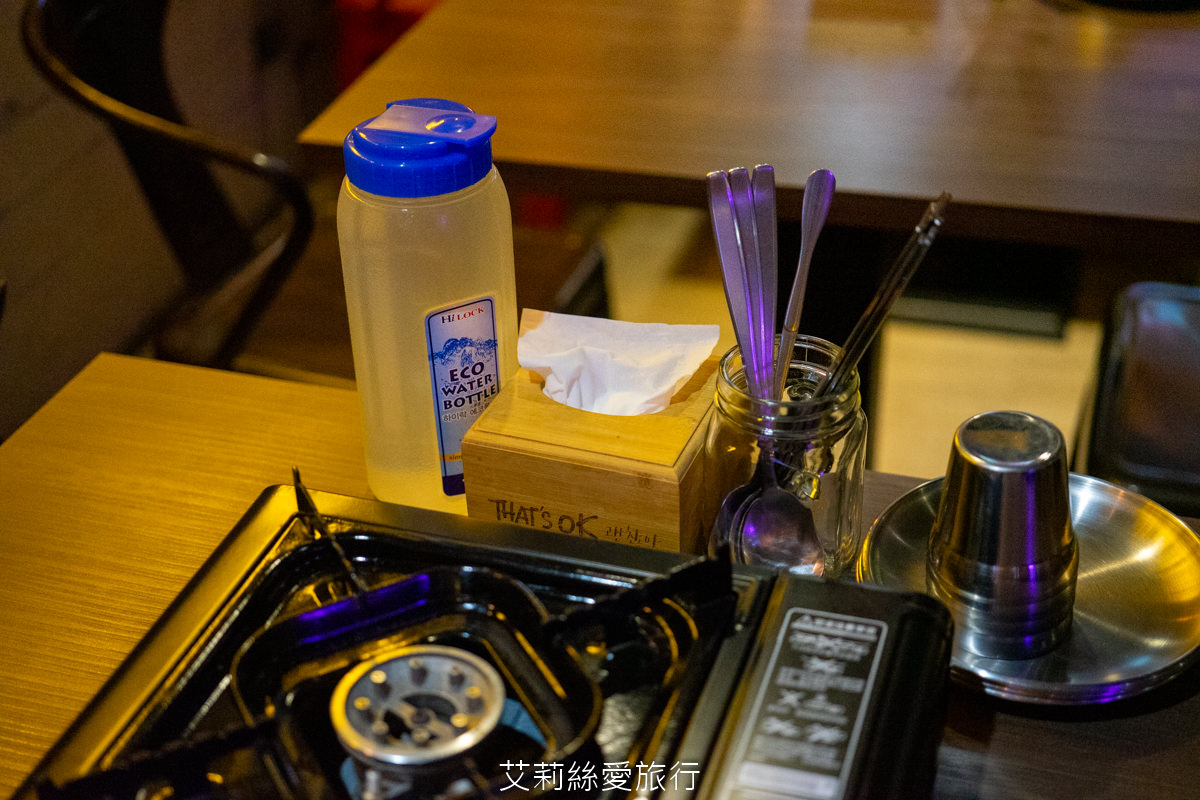 蘆洲韓式美食 That’s ok韓式餐酒館 韓國必吃 韓國一隻雞 蟹膏北海道干貝漢堡好鮮甜~辣味涼拌魷魚、PRIME翼板牛小排、韓國五花肉烤肉…吃飽飽又滿足！