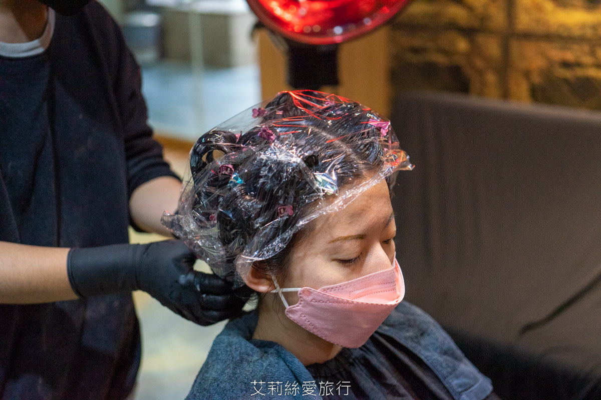 板橋染髮推薦！Worhair新埔店 剪髮250元 燙髮或染髮只要1200元起不分長短還送洗加剪！ 新埔捷運站步行可抵達