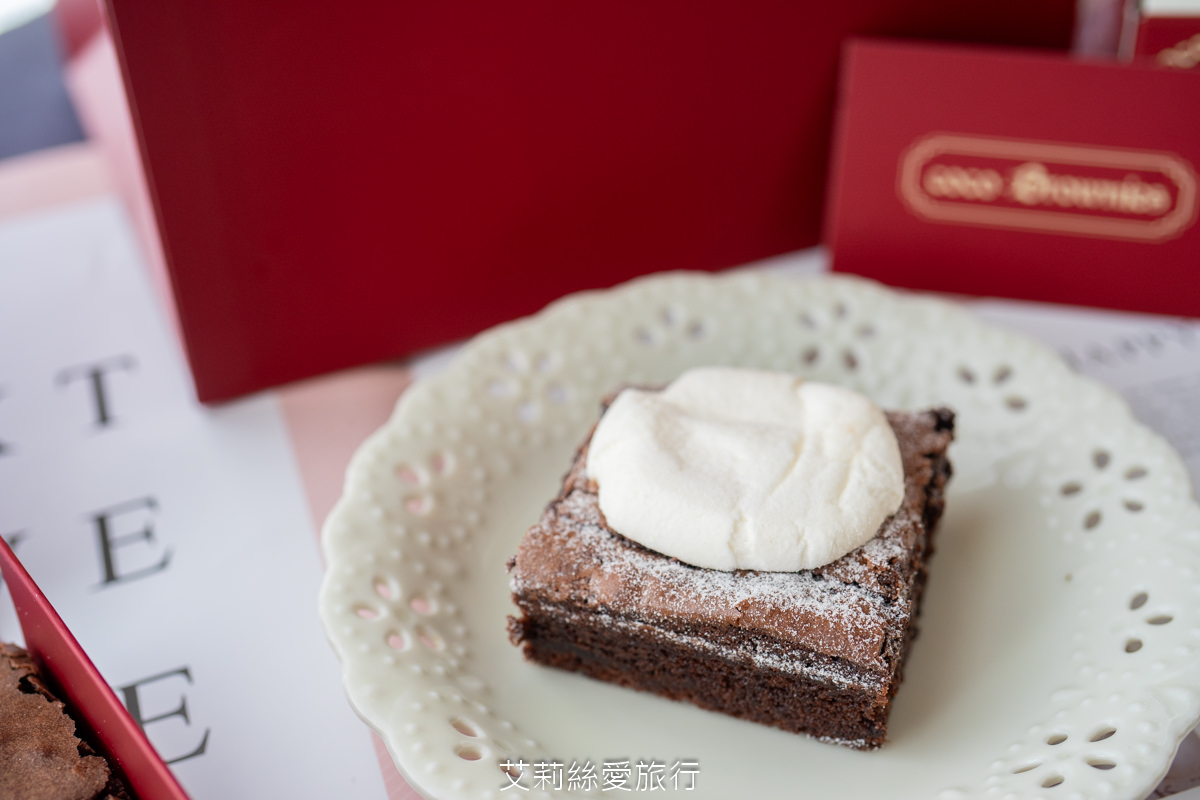 彌月蛋糕推薦 coco.Brownies 可可布朗 彌月蛋糕禮盒 台北知名甜點 好吃布朗尼 迷你磅蛋糕 大巨蛋甜點下午茶