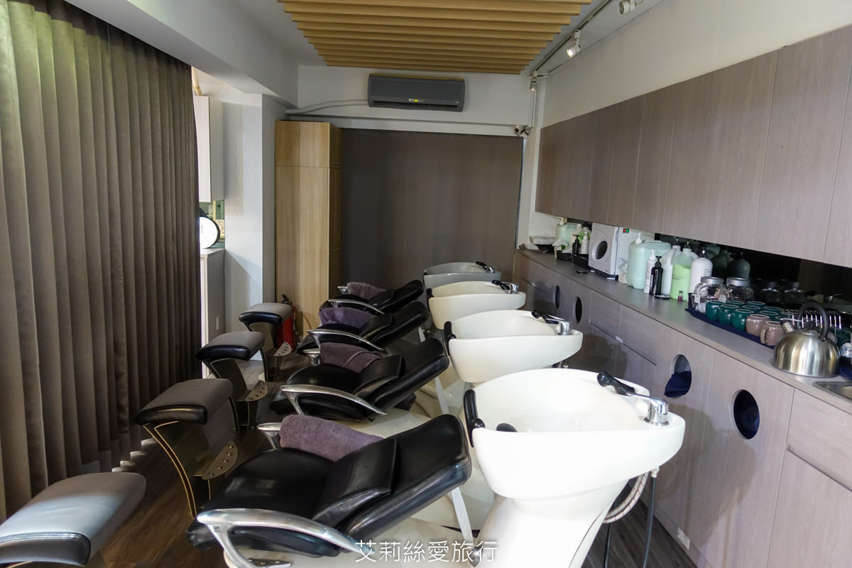 信義區染髮推薦 wor hair燙髮或染髮只要1200元起不分長短還送洗加剪哦！近台北101世貿站