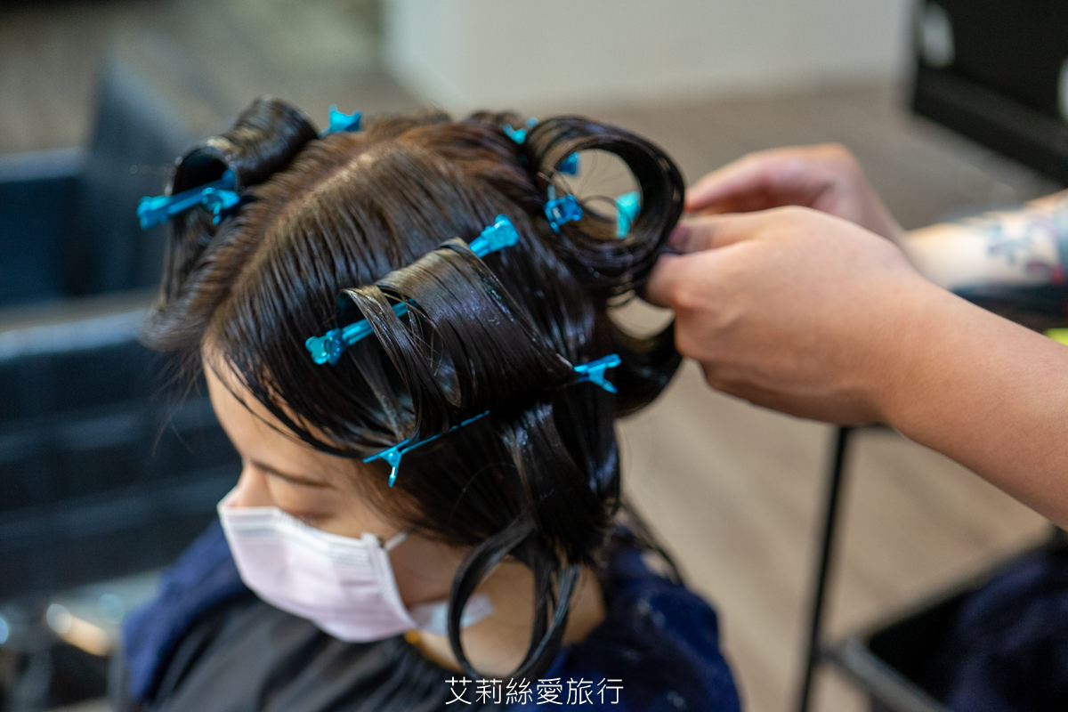 信義區染髮推薦 wor hair燙髮或染髮只要1200元起不分長短還送洗加剪哦！近台北101世貿站