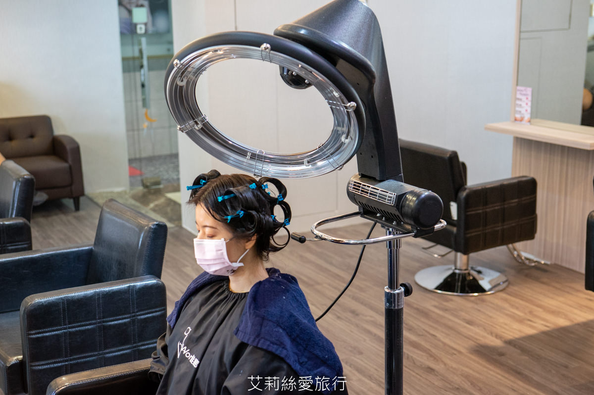 信義區染髮推薦 wor hair燙髮或染髮只要1200元起不分長短還送洗加剪哦！近台北101世貿站