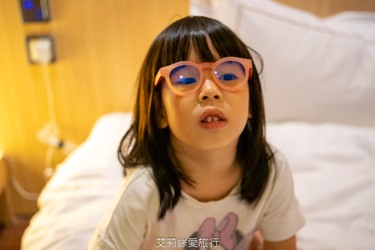 好物推薦 iLO兒童濾藍光眼鏡 39%濾藍光 戶外抗紫外線UV400 輕量化設計 通過安全測試 保護兒童眼睛 - 第15張圖 好物推薦 iLO兒童濾藍光眼鏡 39%濾藍光 戶外抗紫外線UV400 輕量化設計 通過安全測試 保護兒童眼睛