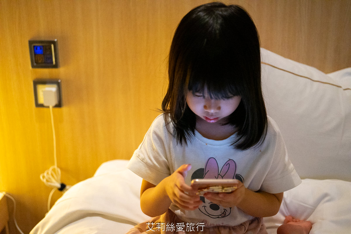 好物推薦 iLO兒童濾藍光眼鏡 39%濾藍光 戶外抗紫外線UV400 輕量化設計 通過安全測試 保護兒童眼睛 - 第2張圖 好物推薦 iLO兒童濾藍光眼鏡 39%濾藍光 戶外抗紫外線UV400 輕量化設計 通過安全測試 保護兒童眼睛